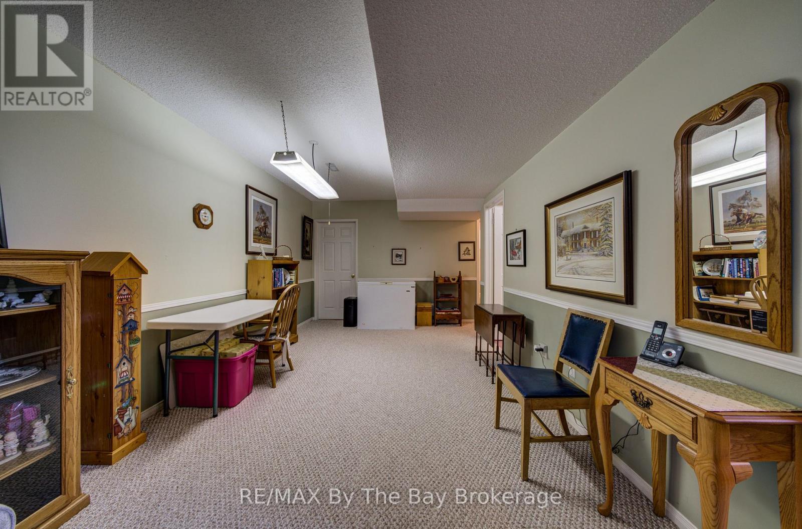 12 SILVER BIRCH AVENUE - 26
