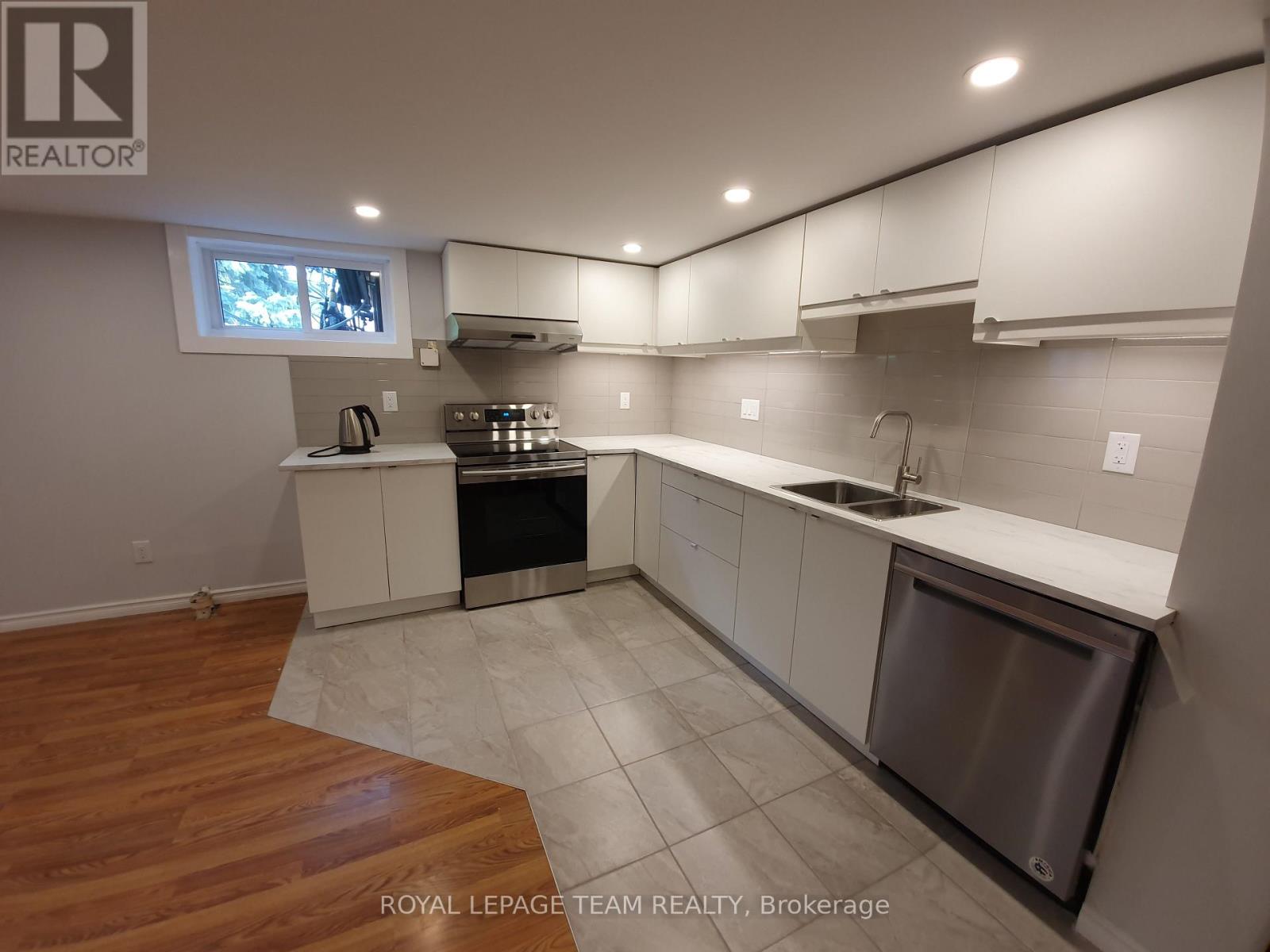 1015 PINECREST ROAD - 23