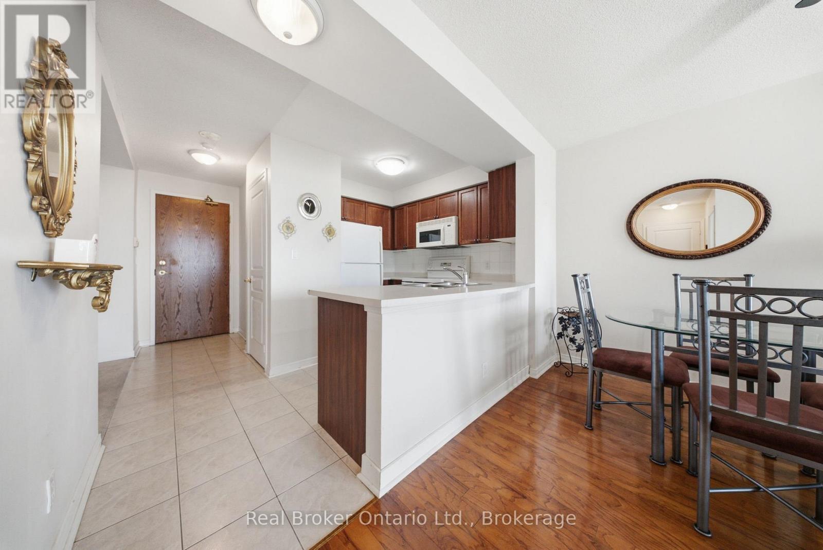 #902 4879 KIMBERMOUNT AVENUE - 10