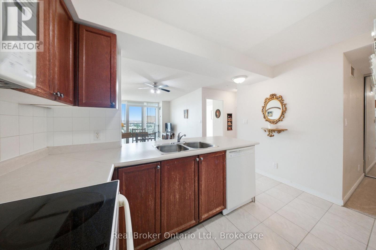 #902 4879 KIMBERMOUNT AVENUE - 11