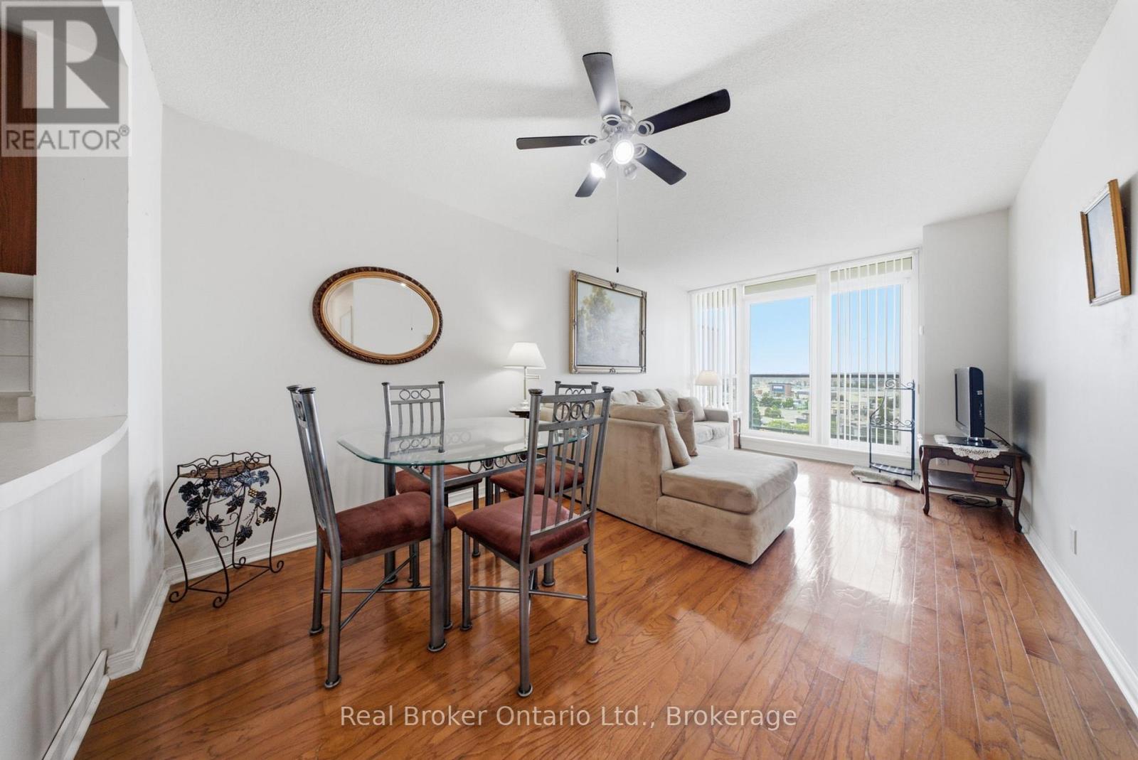 #902 4879 KIMBERMOUNT AVENUE - 13