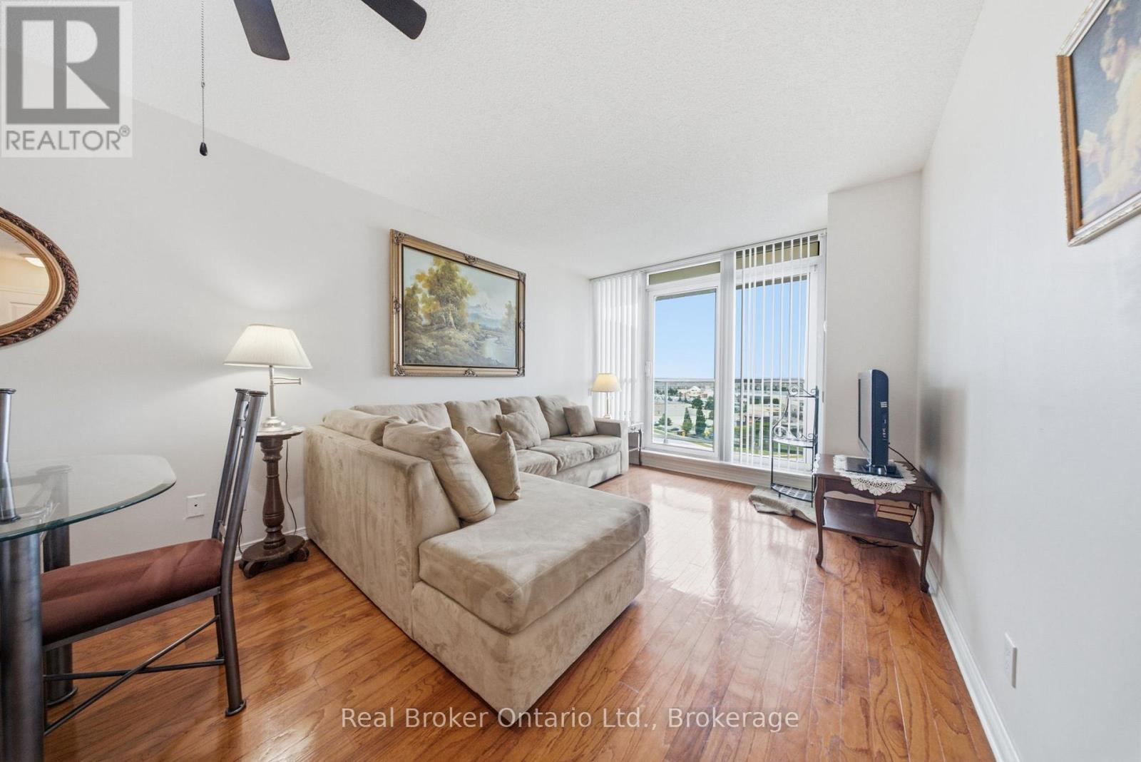 #902 4879 KIMBERMOUNT AVENUE - 14