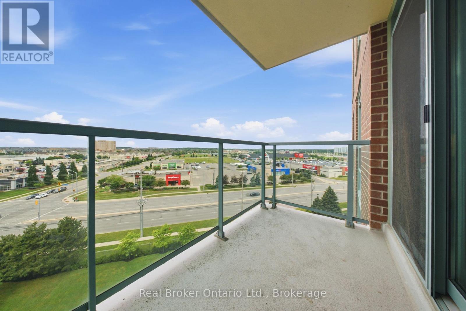 #902 4879 KIMBERMOUNT AVENUE - 23