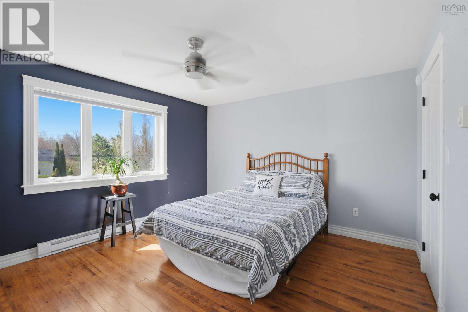 1853 Middle Road - 14