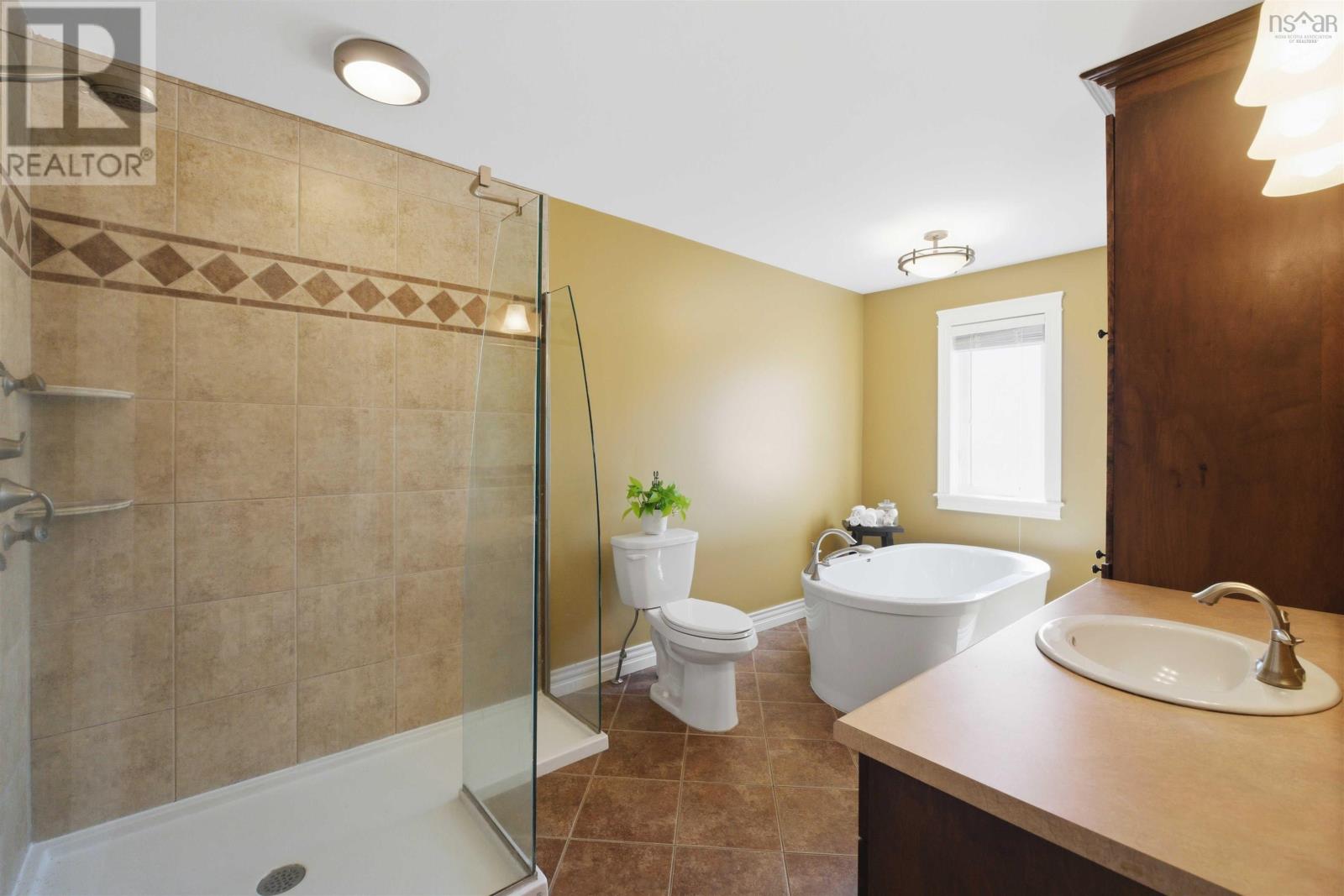 1853 Middle Road - 16