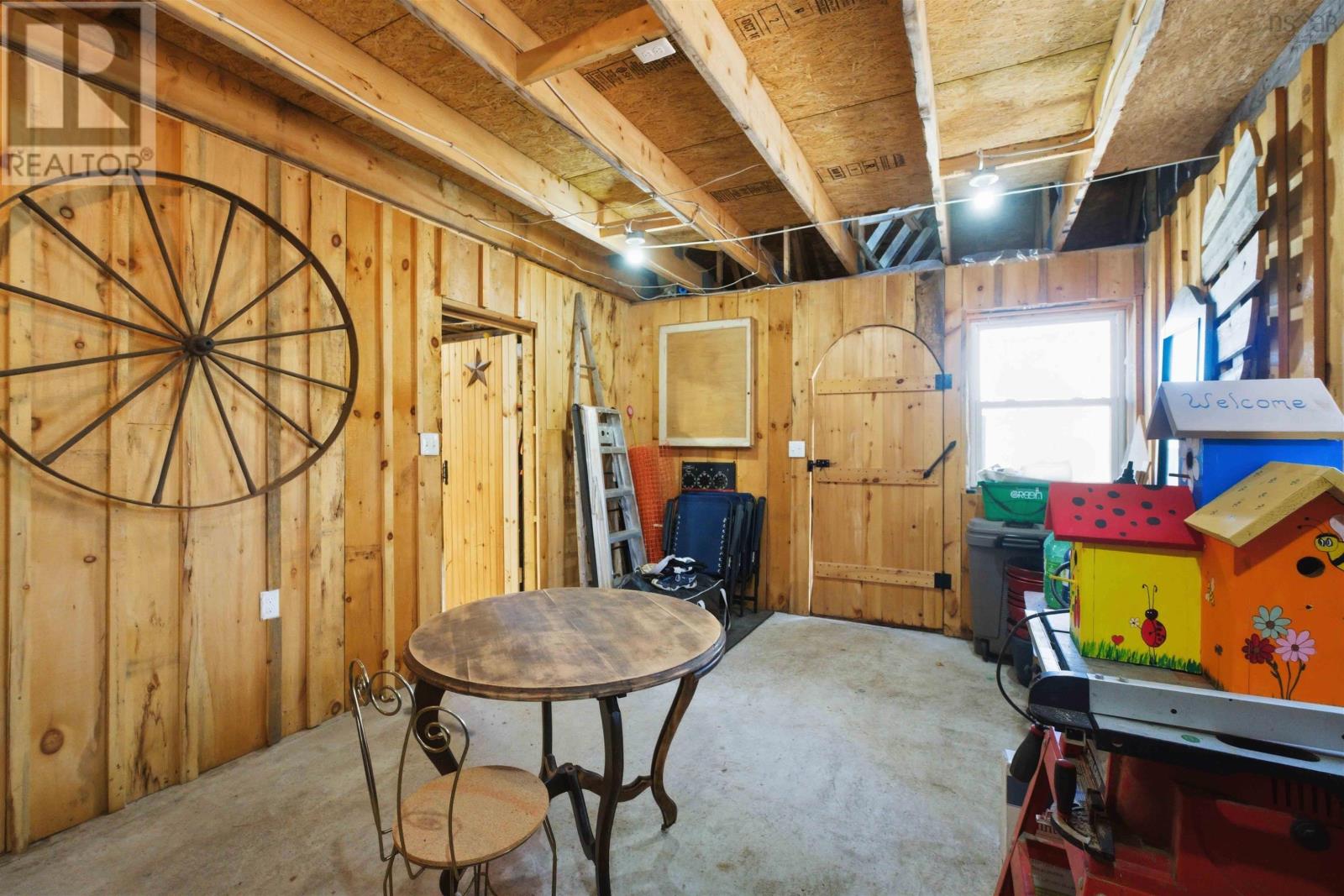 1853 Middle Road - 26