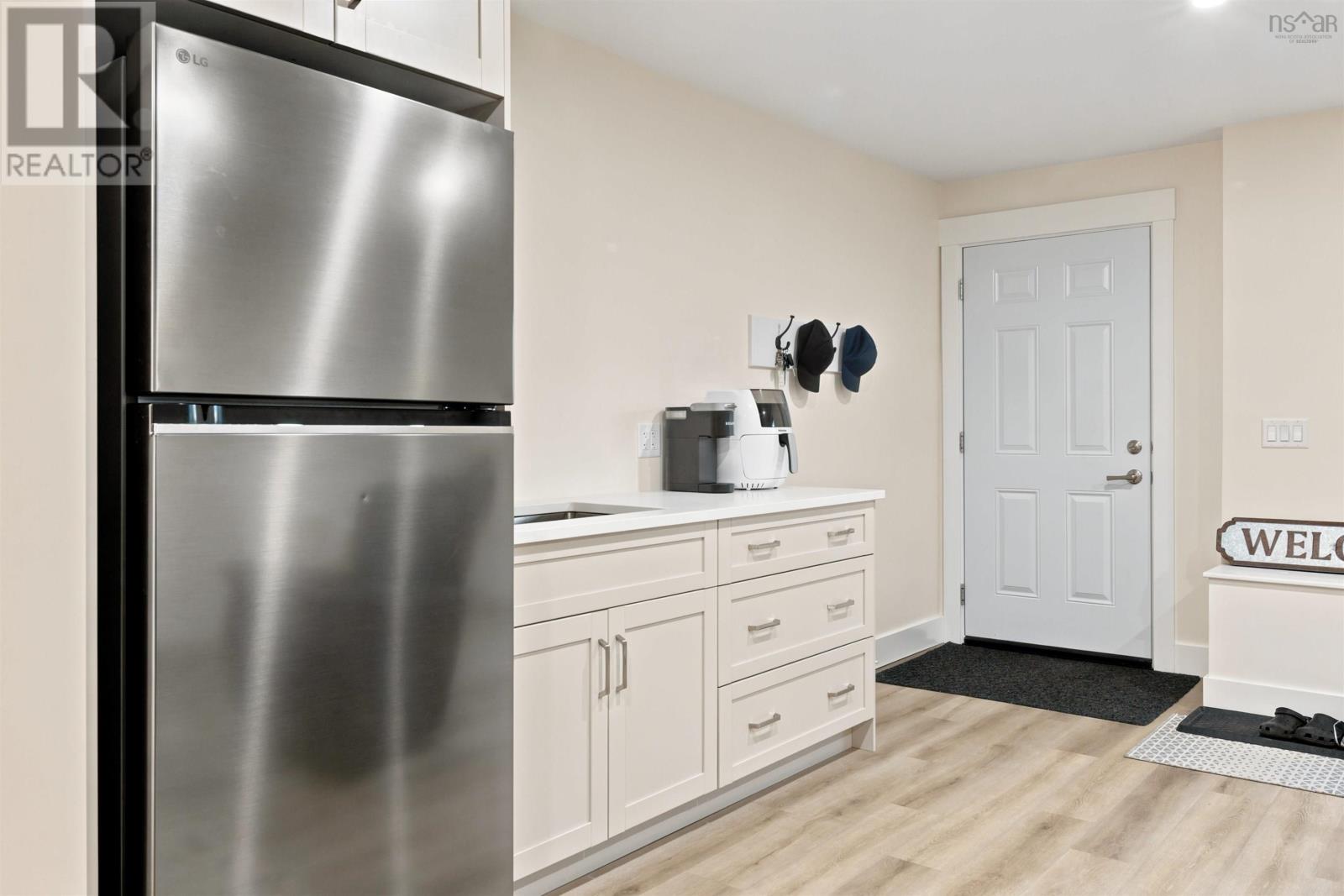 7 Splinter Court - 26