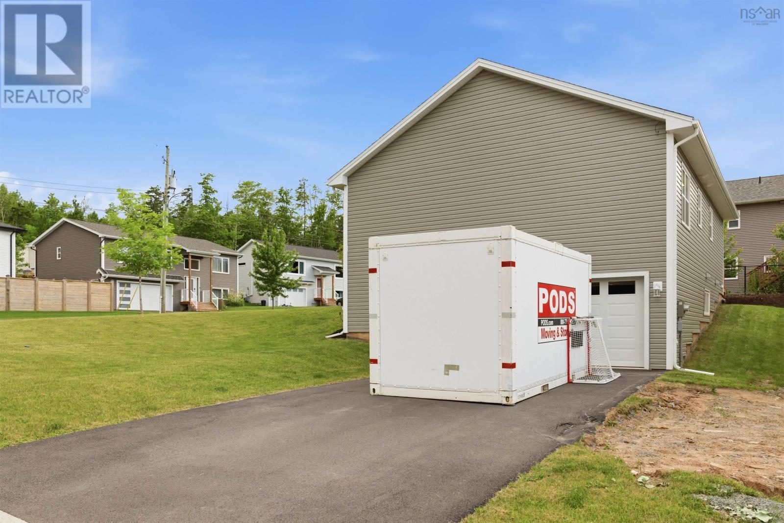 7 Splinter Court - 36