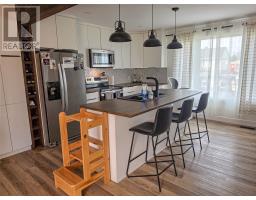 408 Massey Crescent thumbnail 2