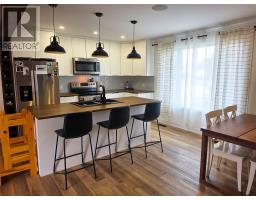 408 Massey Crescent thumbnail 6