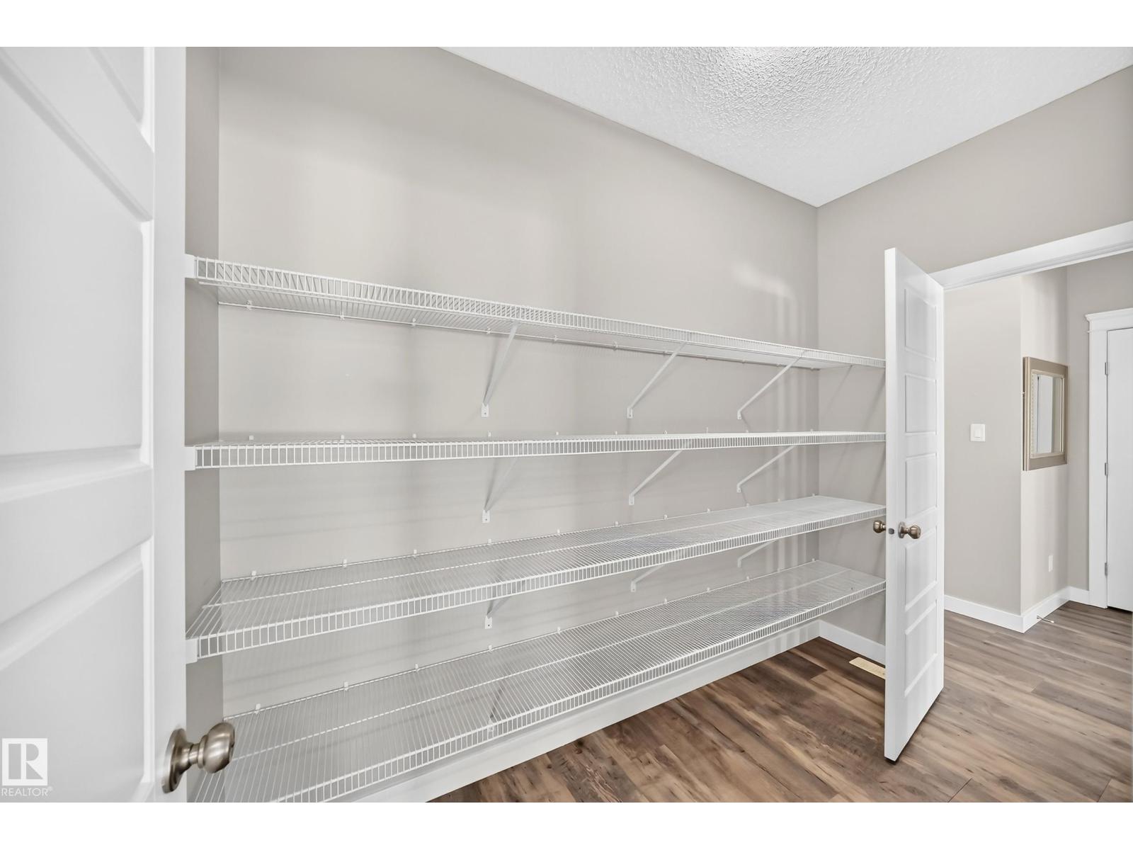 17436 9 AV SW SW - 16