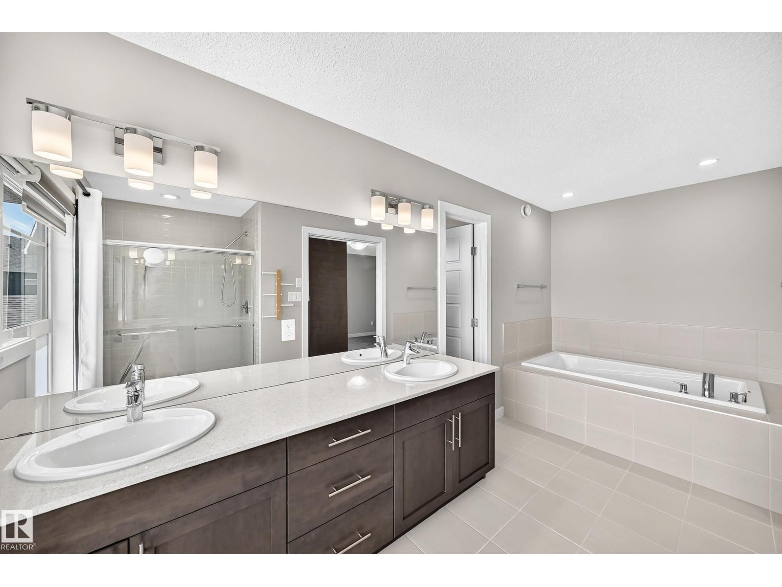 17436 9 AV SW SW - 23