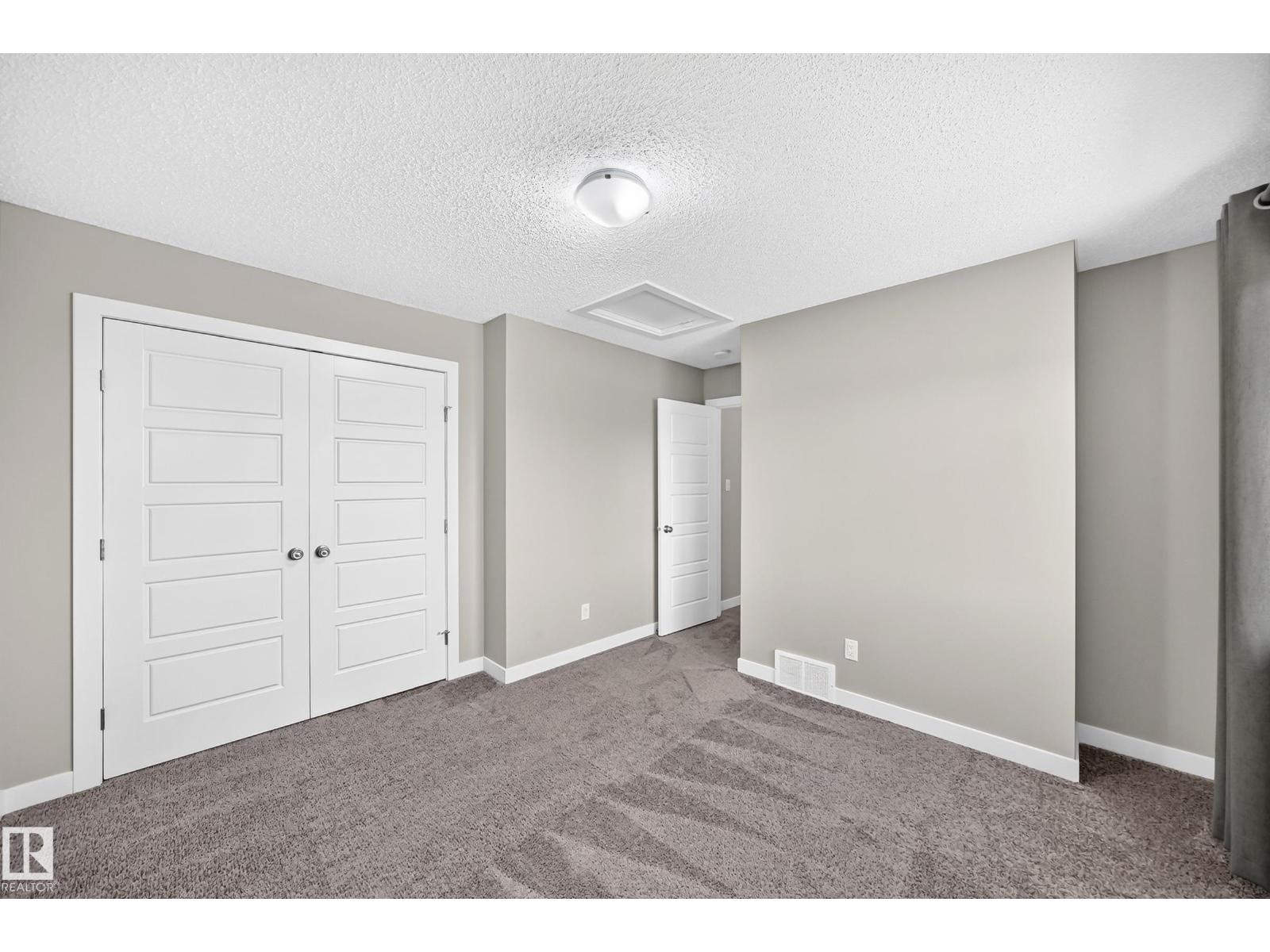 17436 9 AV SW SW - 29