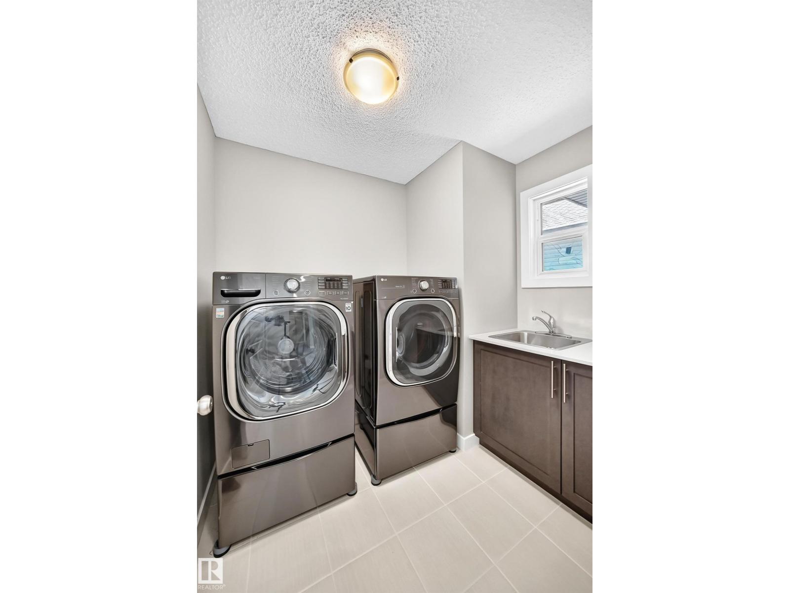 17436 9 AV SW SW - 36
