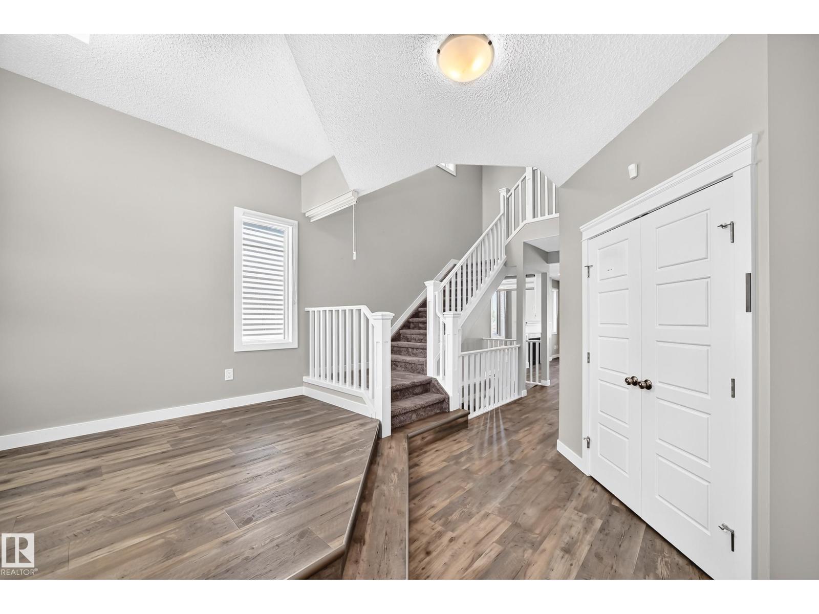 17436 9 AV SW SW - 4