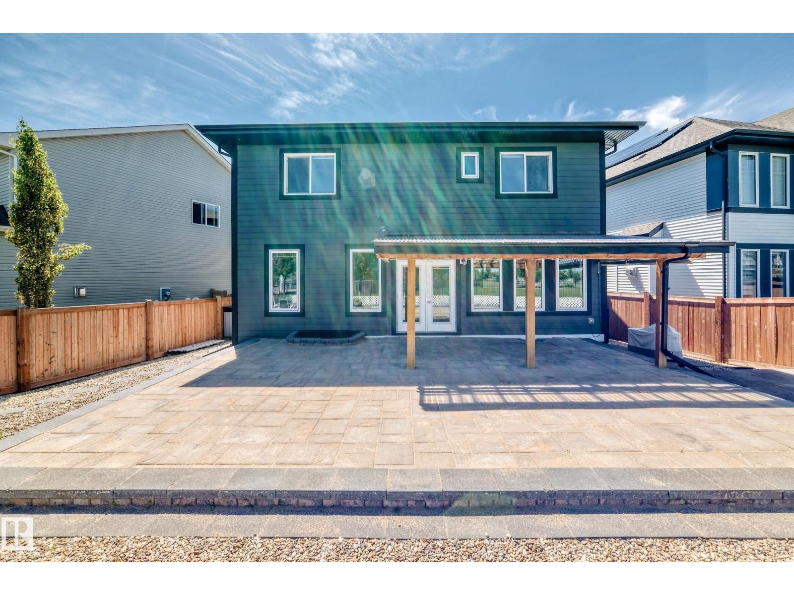 17436 9 AV SW SW - 44