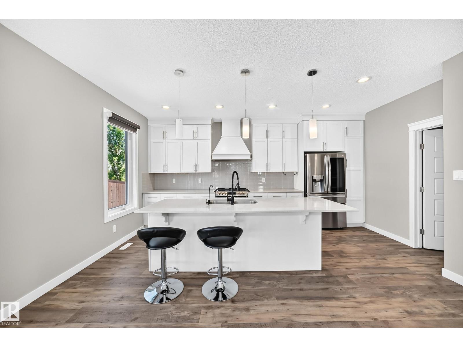 17436 9 AV SW SW - 5