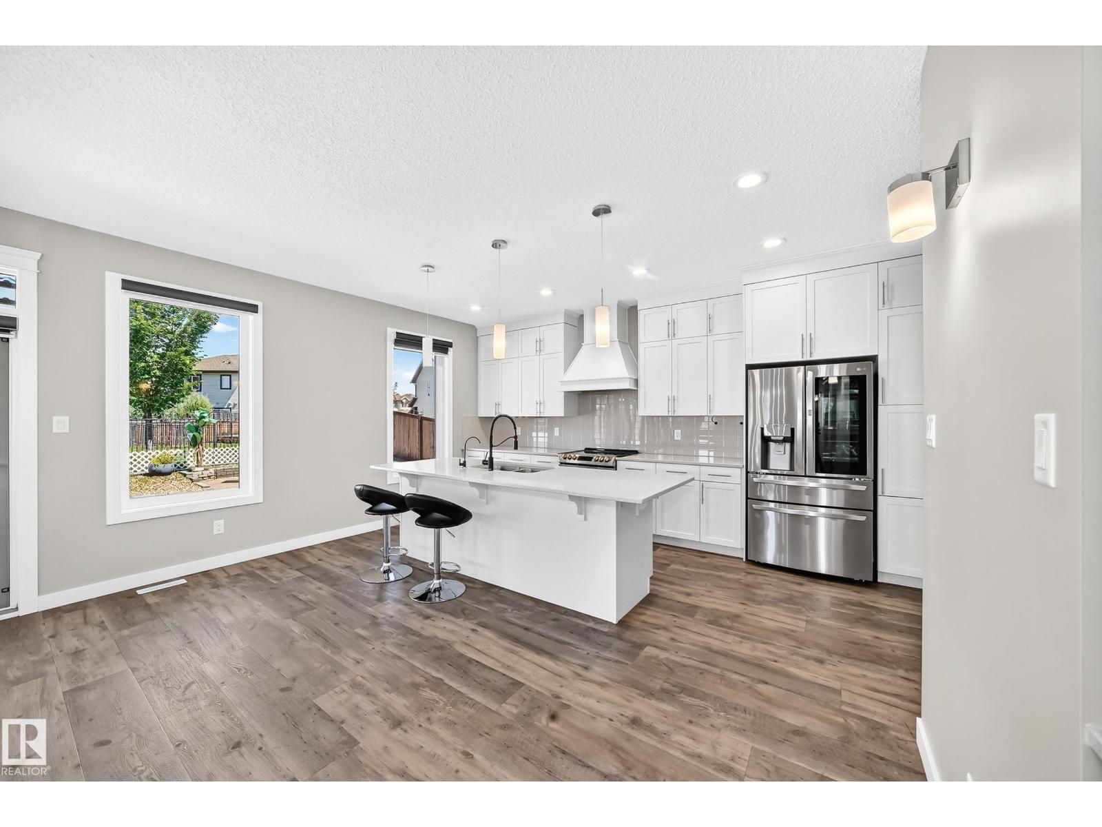 17436 9 AV SW SW - 8