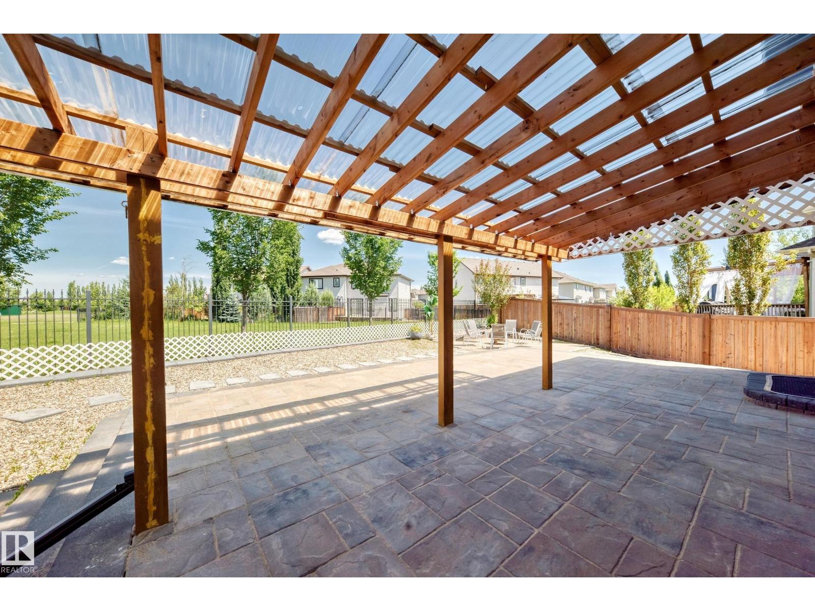 17436 9 AV SW SW - 9