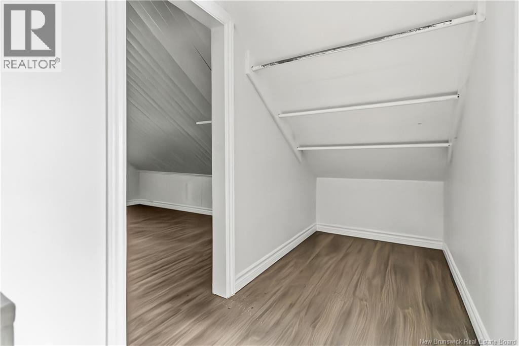 118 Broadway Street - Image 34