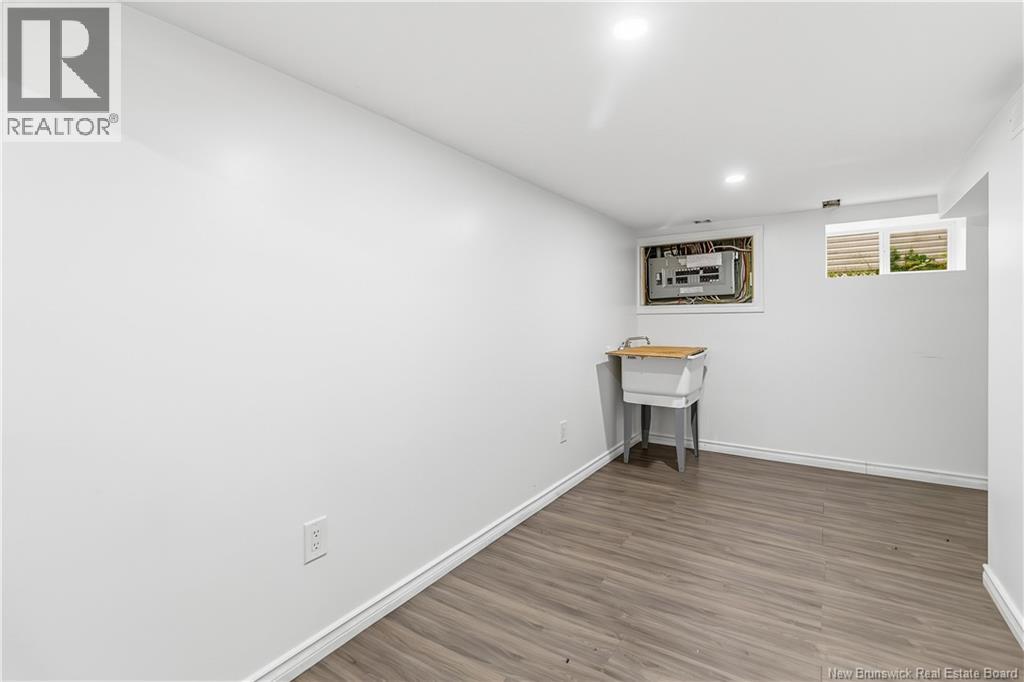 118 Broadway Street - Image 37
