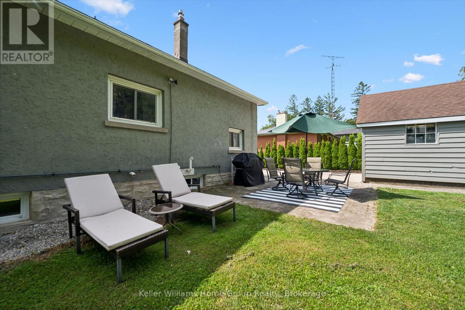 28 PEEL STREET W - 31
