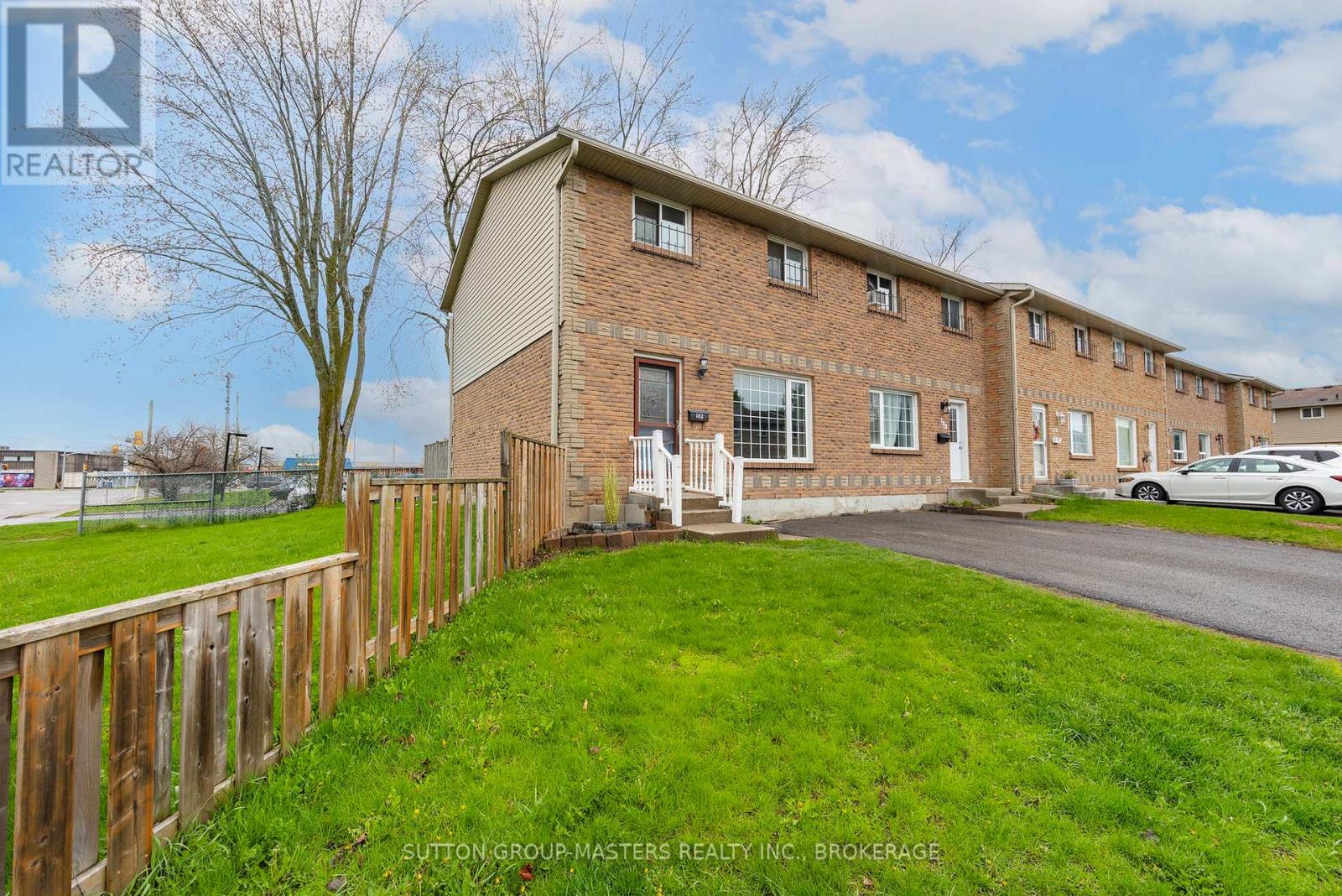 182 ROSEMUND CRESCENT - 2