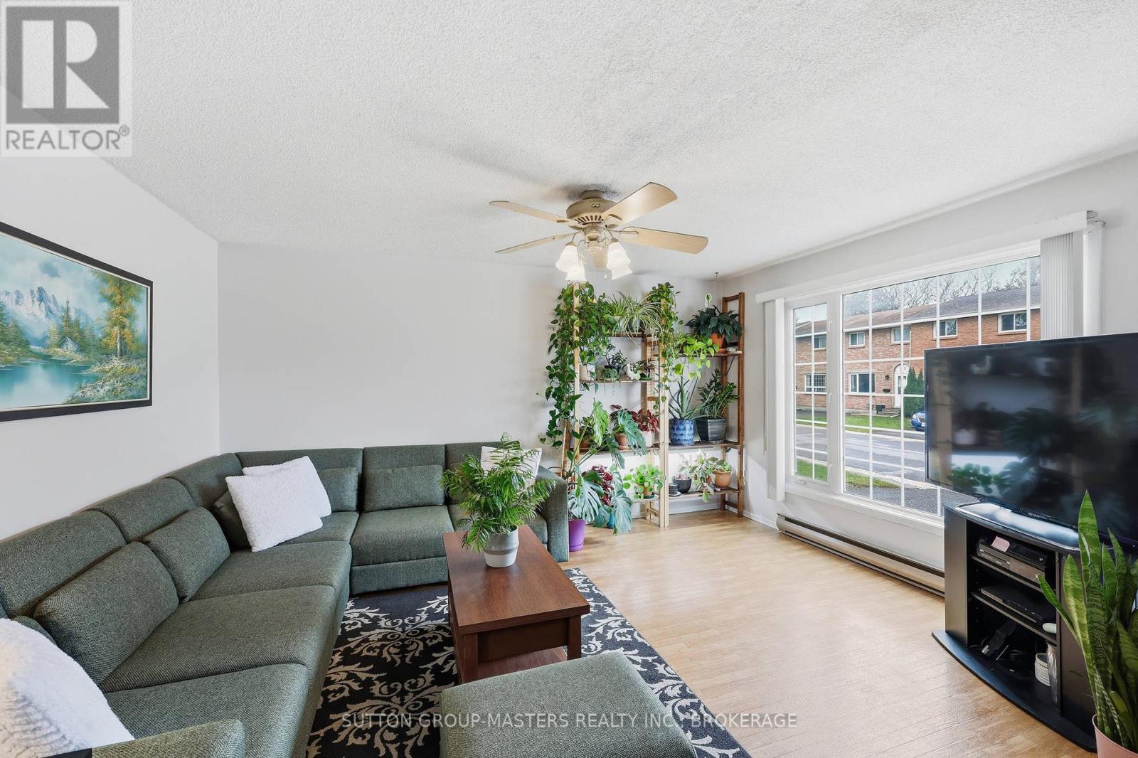 182 ROSEMUND CRESCENT - 5