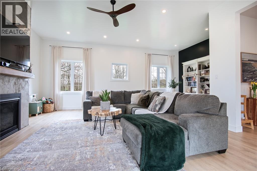 464 PIPER Street - Image 25