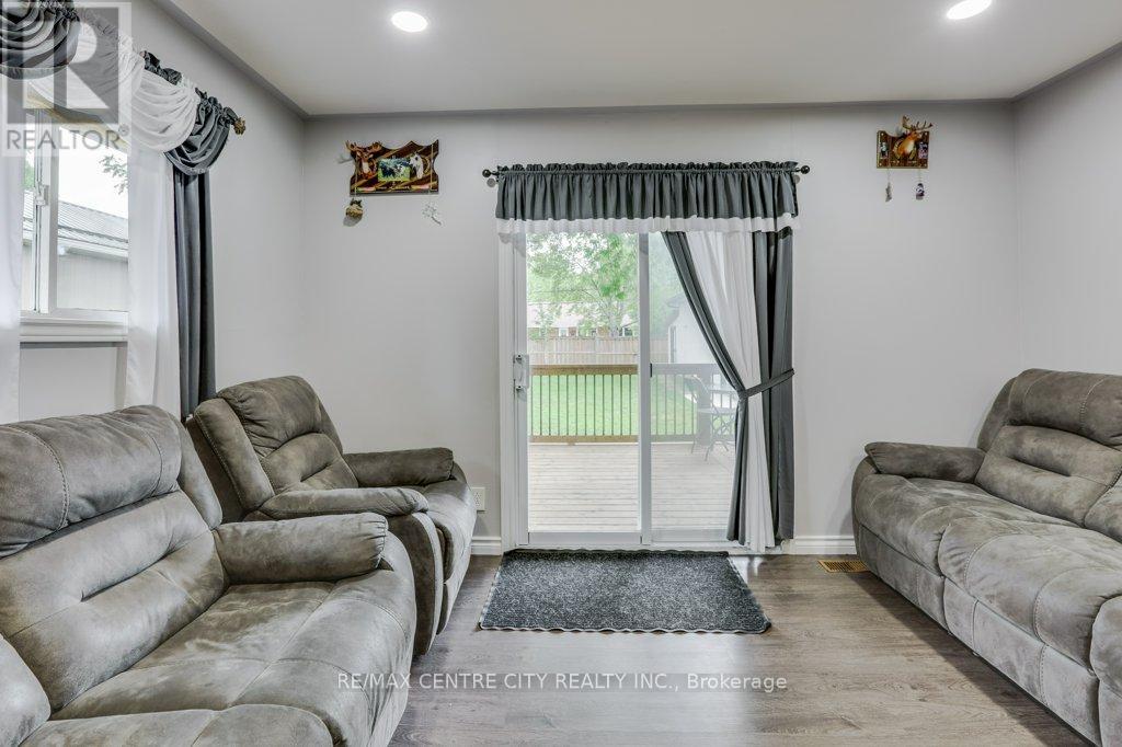 73 FOURTH AVENUE - Image 12