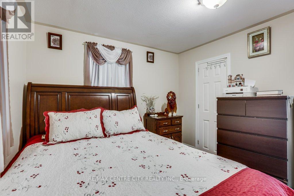 73 FOURTH AVENUE - 25