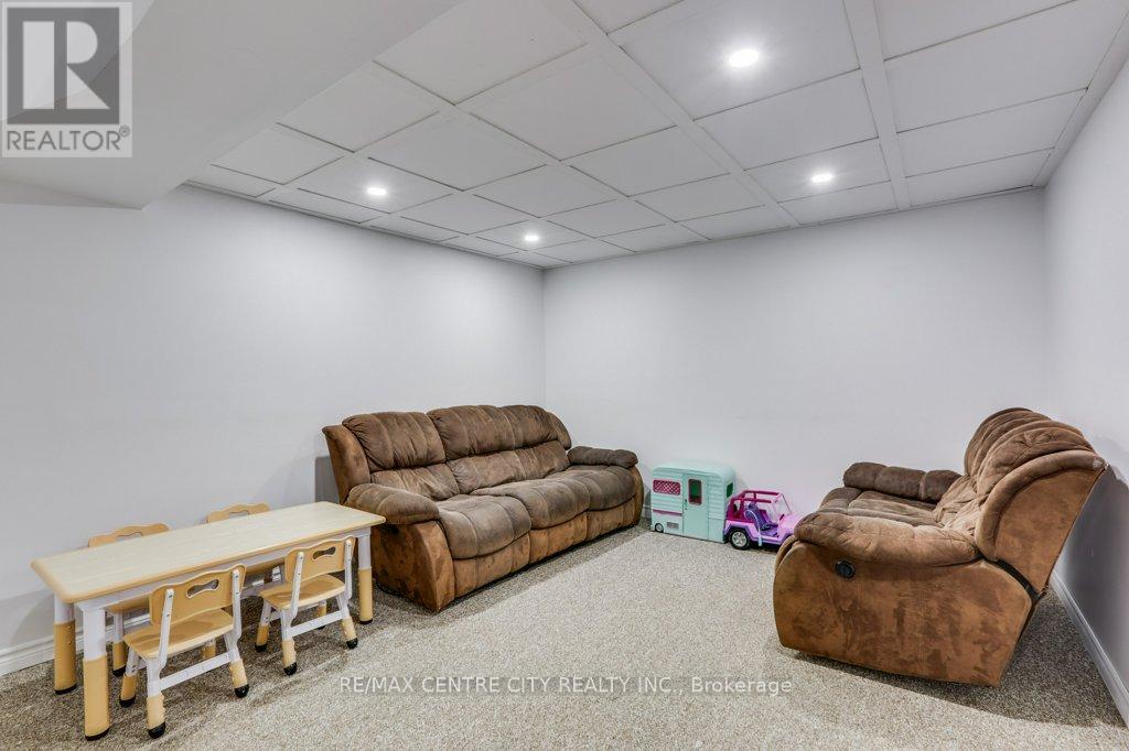 73 FOURTH AVENUE - Image 28