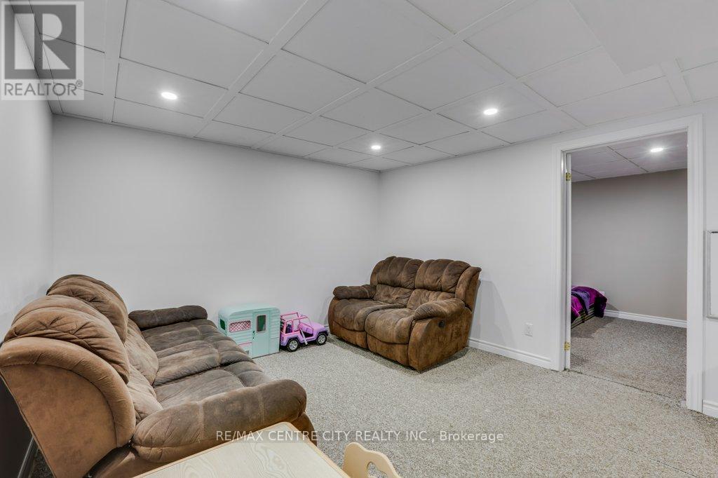 73 FOURTH AVENUE - Image 29