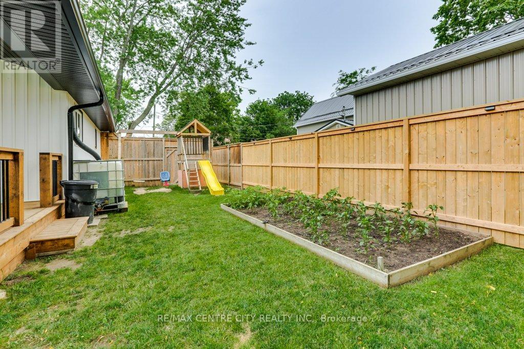 73 FOURTH AVENUE - Image 40