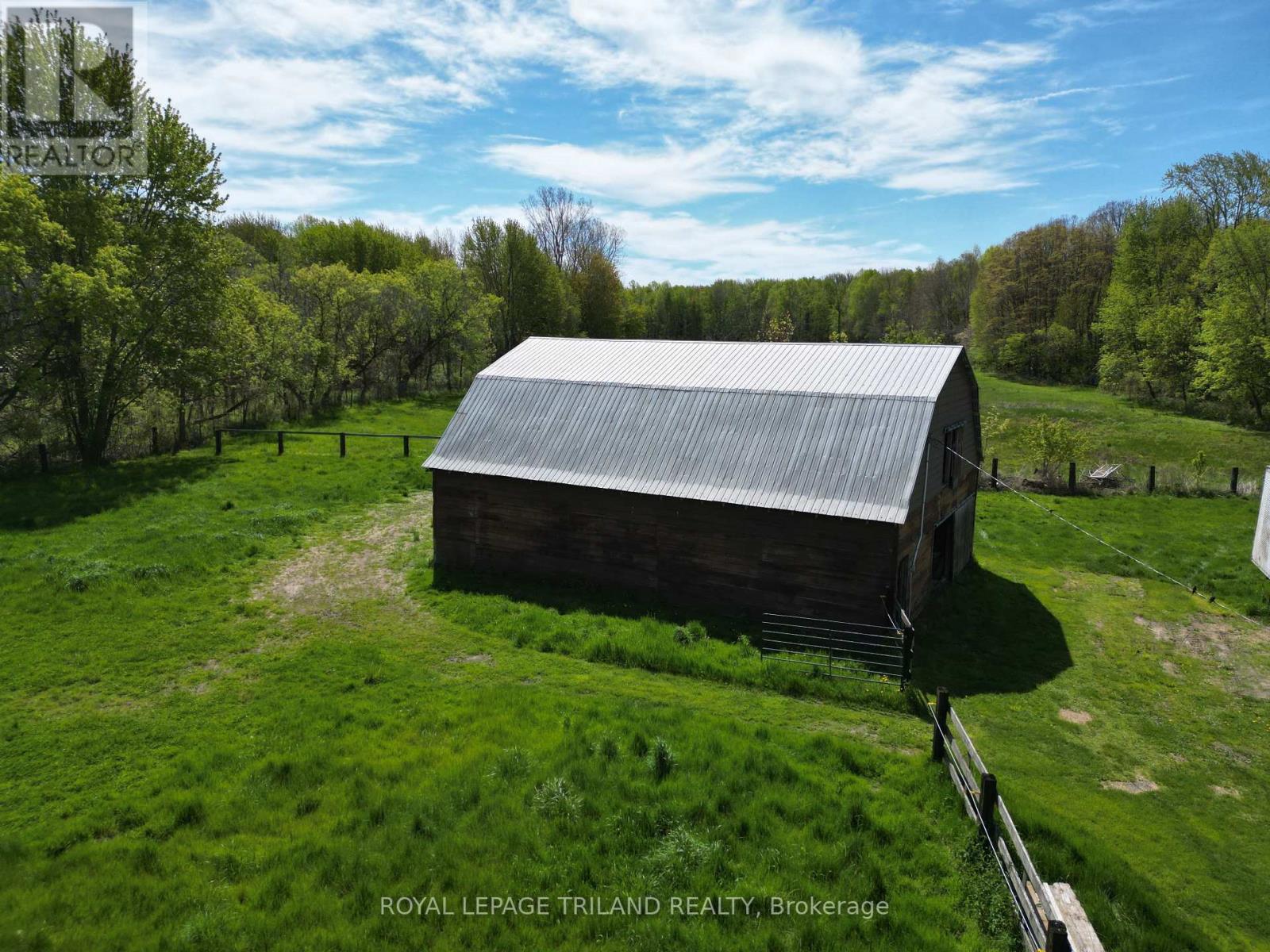 24909 QUEENS LINE, West Elgin — photo 3