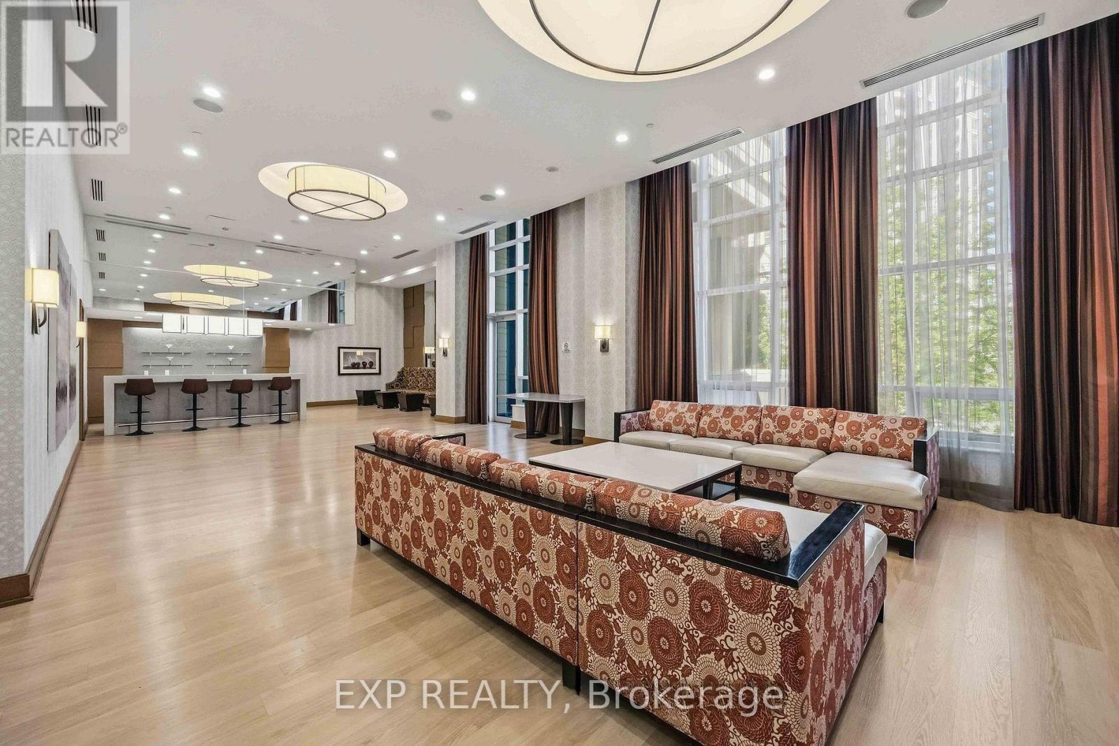 #1702 100 HARRISON GARDEN BOULEVARD - 37