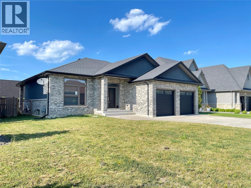 967 Westwood DRIVE, Lakeshore
