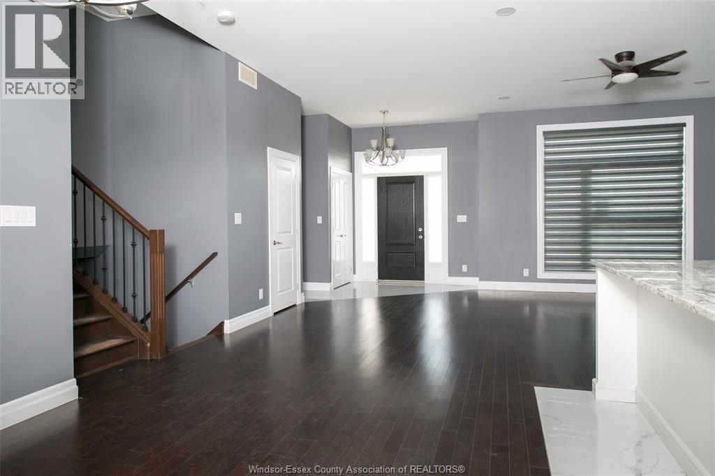967 Westwood DRIVE photo 3