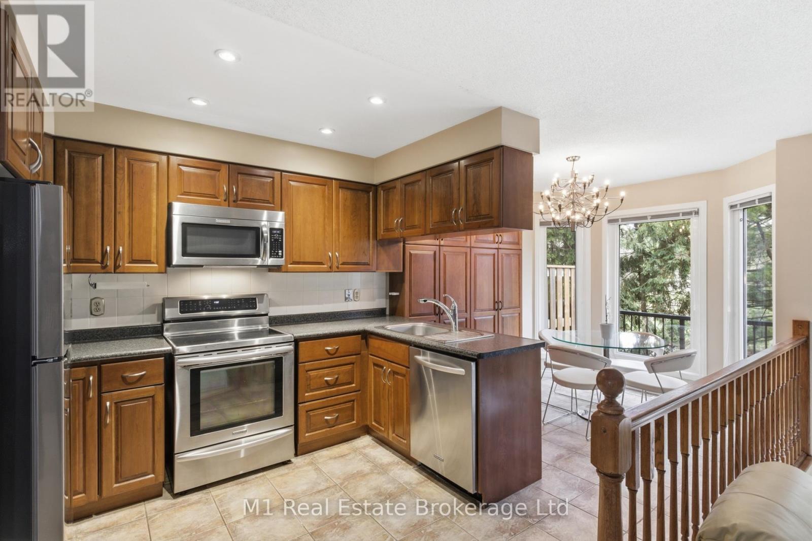 5 MARILYN DRIVE - 16