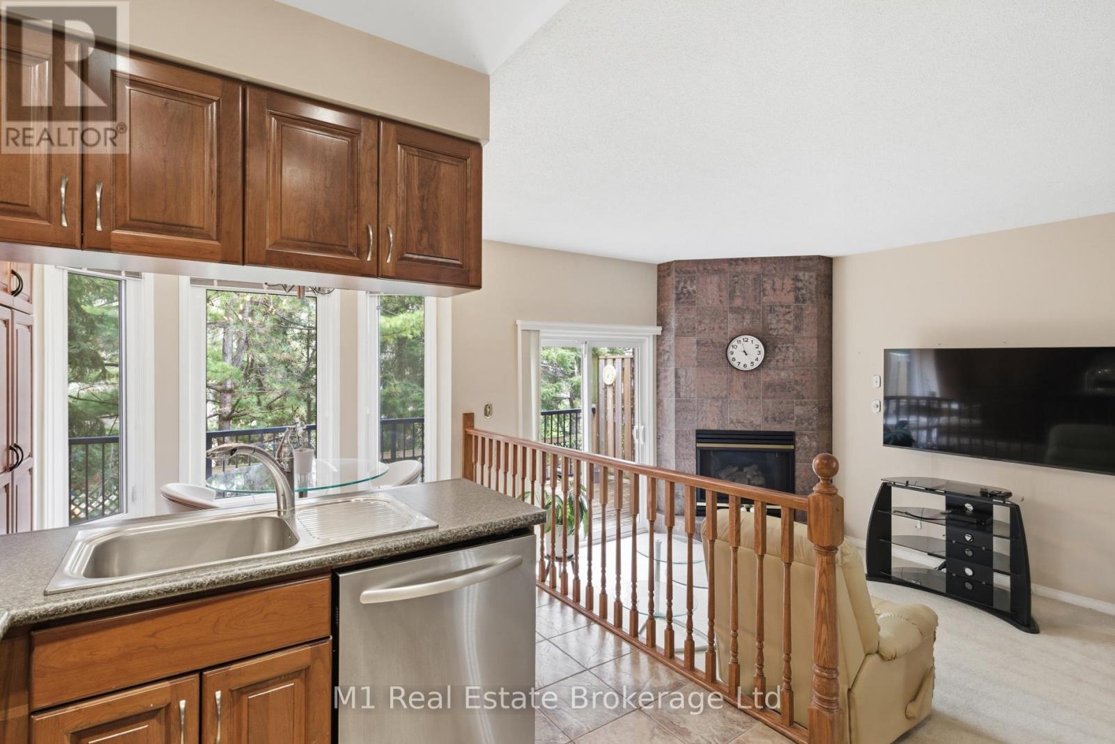 5 MARILYN DRIVE - 18
