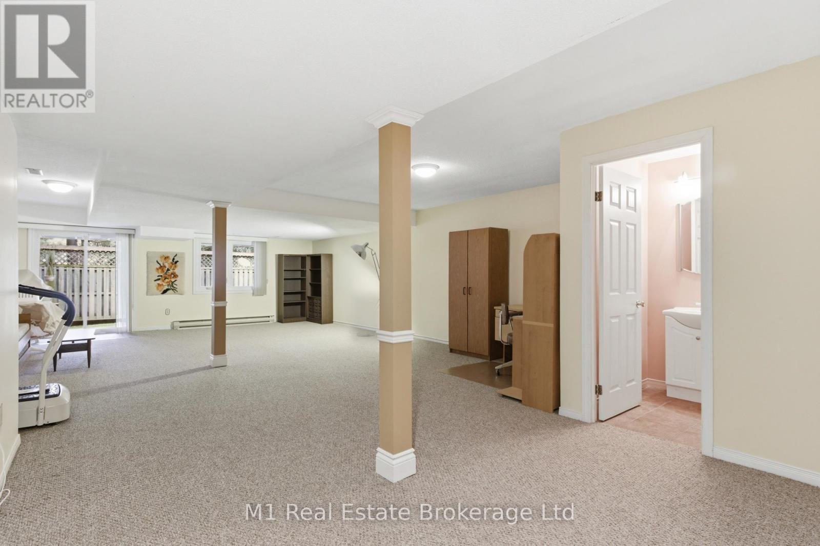 5 MARILYN DRIVE - 31
