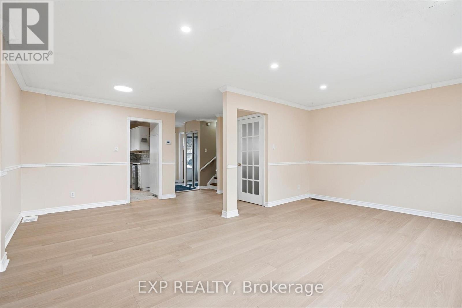 #31 2050 UPPER MIDDLE ROAD - 10