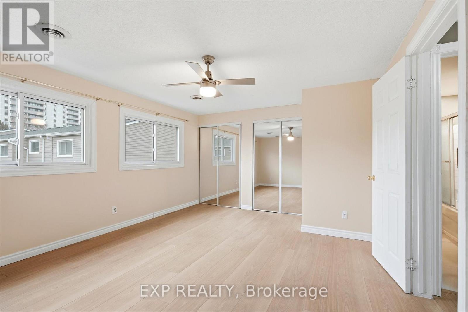 #31 2050 UPPER MIDDLE ROAD - 16