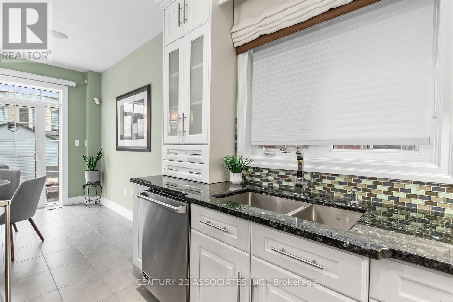29 BLACK DIAMOND CRESCENT - 22