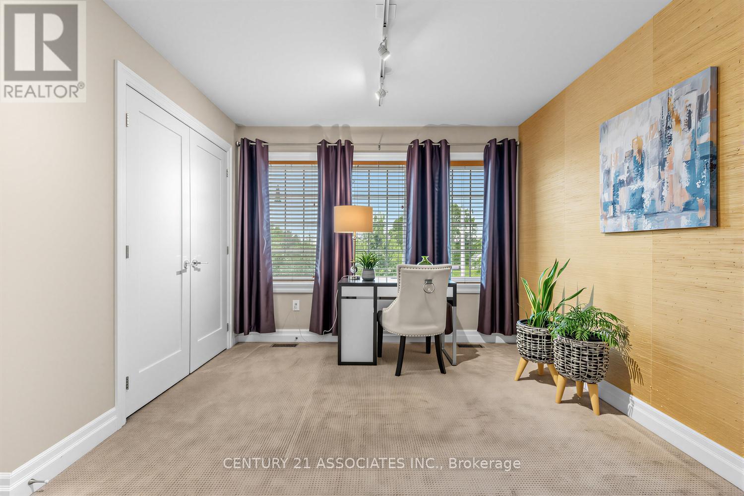 29 BLACK DIAMOND CRESCENT - 31