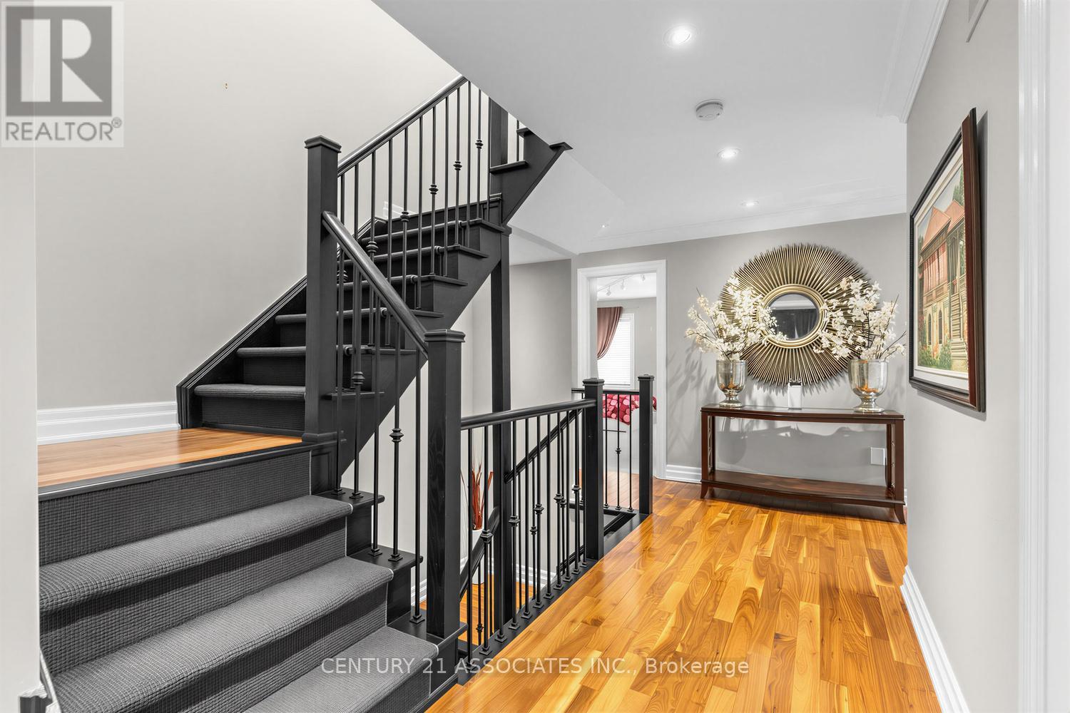 29 BLACK DIAMOND CRESCENT - 35