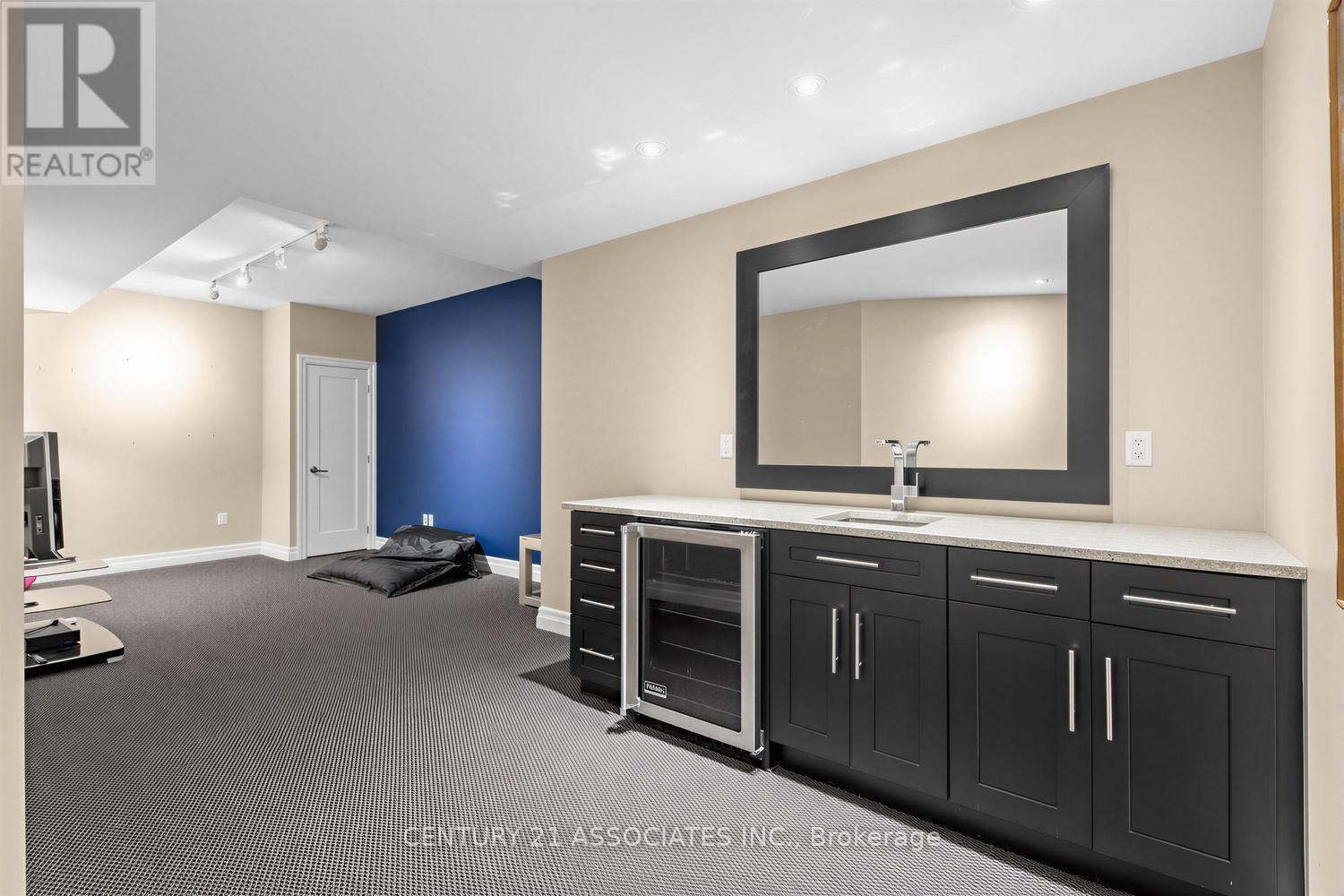 29 BLACK DIAMOND CRESCENT - 40