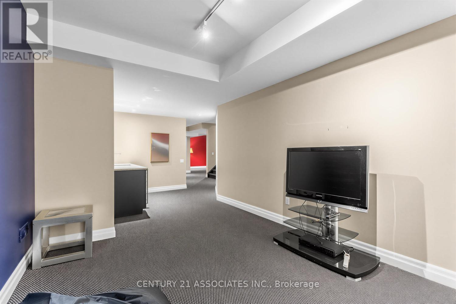 29 BLACK DIAMOND CRESCENT - 42