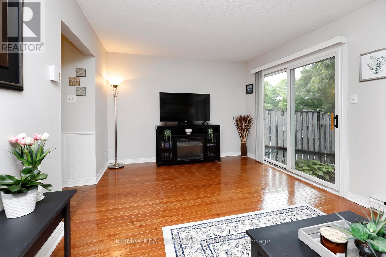 #3 341 WILSON DRIVE - 10