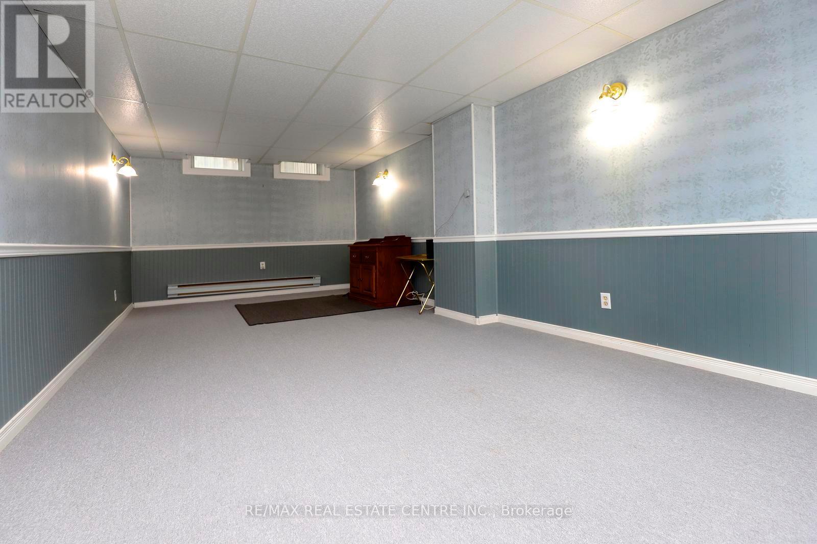 #3 341 WILSON DRIVE - 21